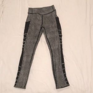 Lululemon leggings size 6
